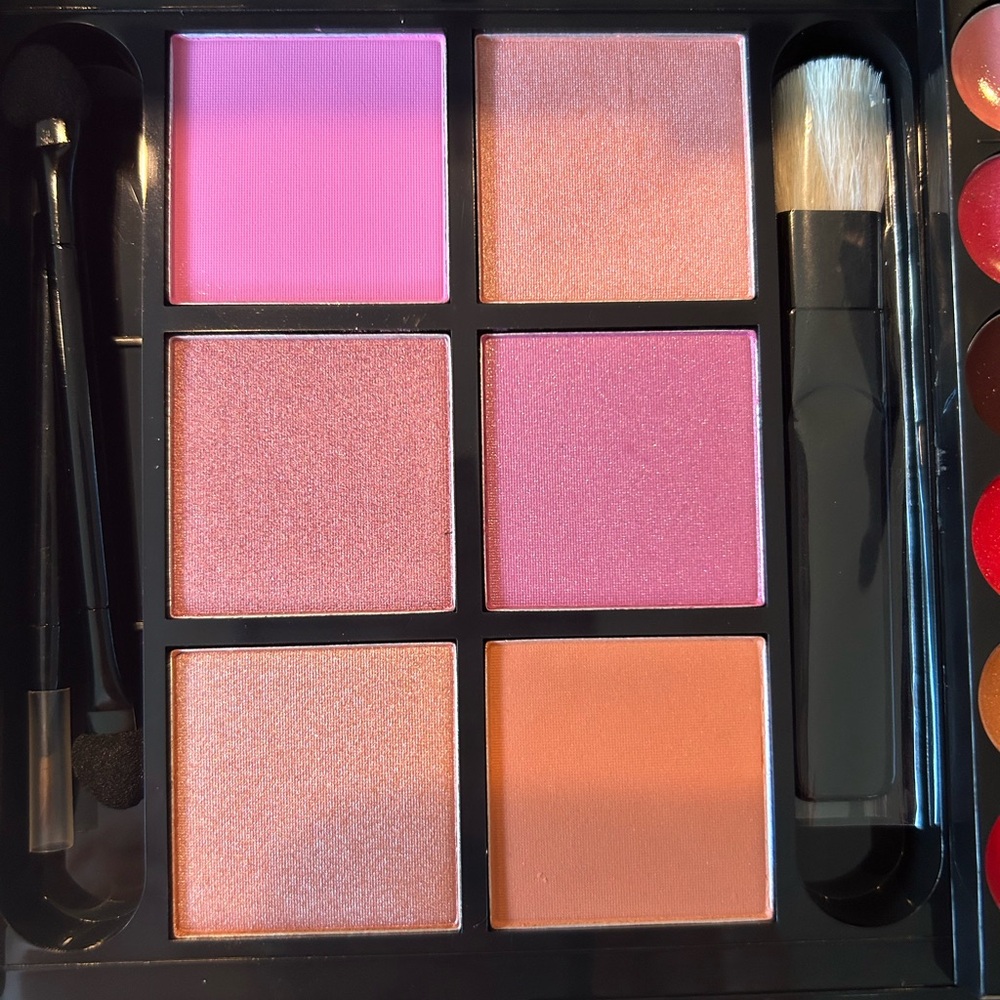 New Avon Ultimate Mega Palette lip gloss eye shadow blush - Picture 6 of 8